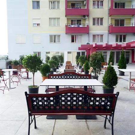 Hostel Garden City *